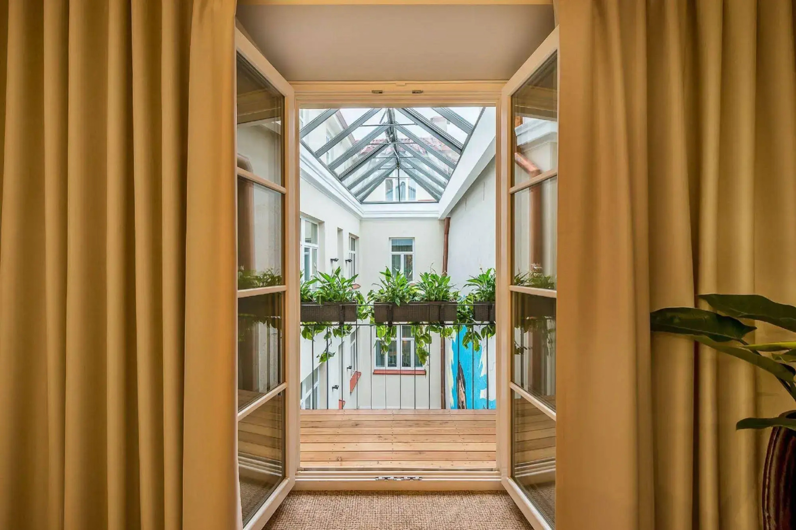 Отель Art Artagonist