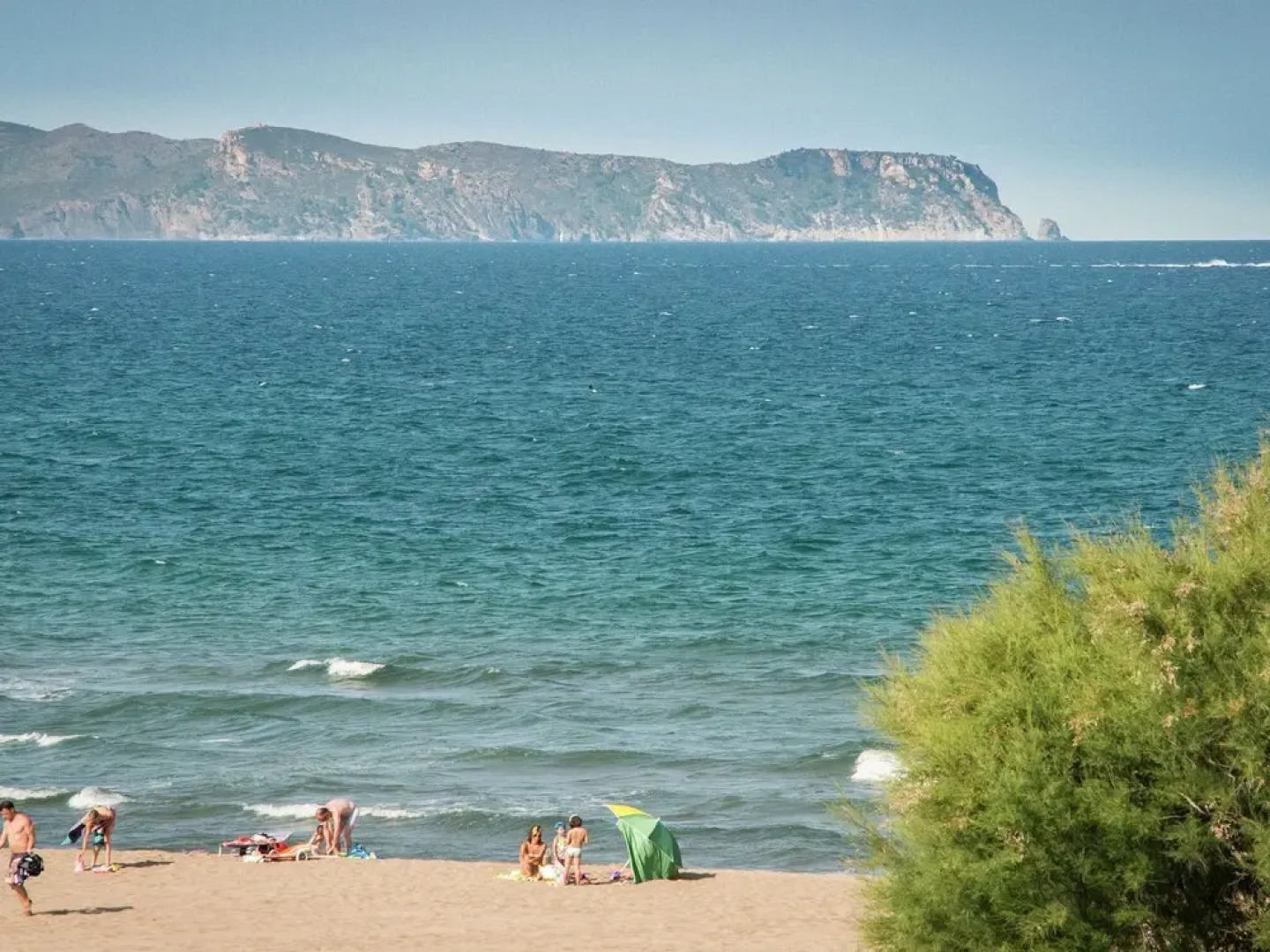 Appealing Holiday Home in Sant Pere Pescador With Garden