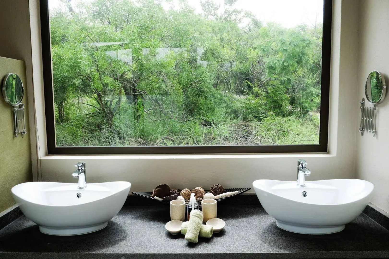 Cheetah Paw Eco Lodge