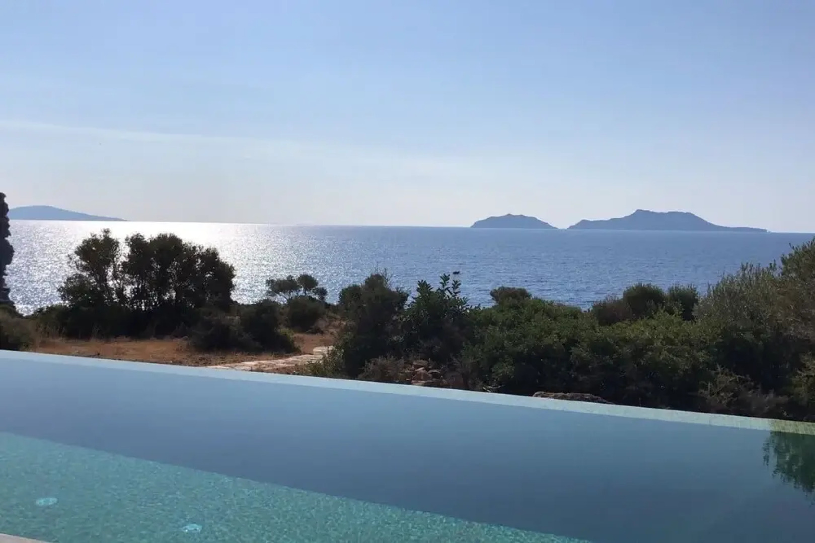 Villa Alati - Seafront Villa With Swimming Pool