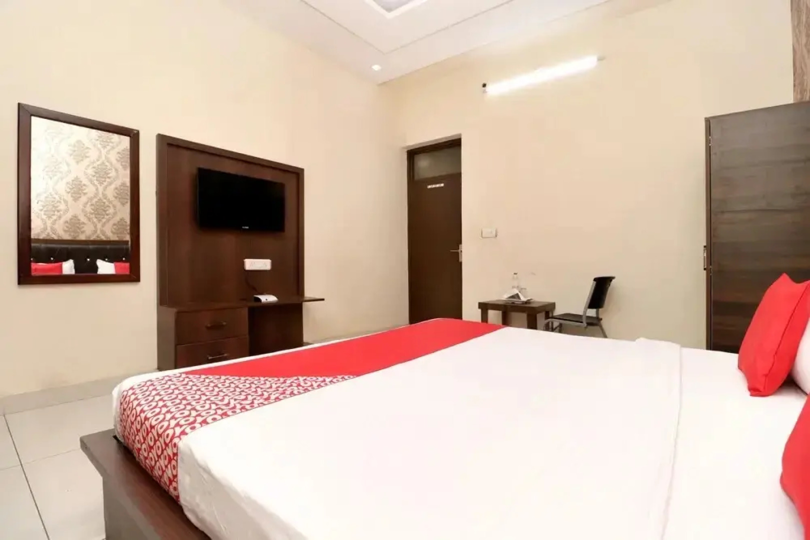 Samrat Regency By OYO Rooms