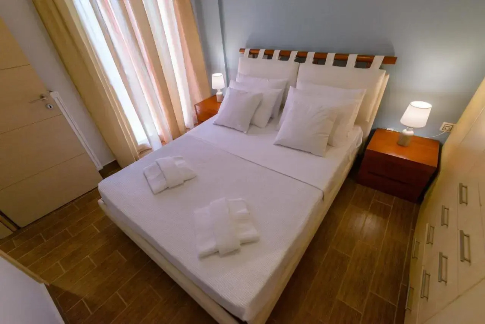 Lemoni Luxury Residence in front of the Sea