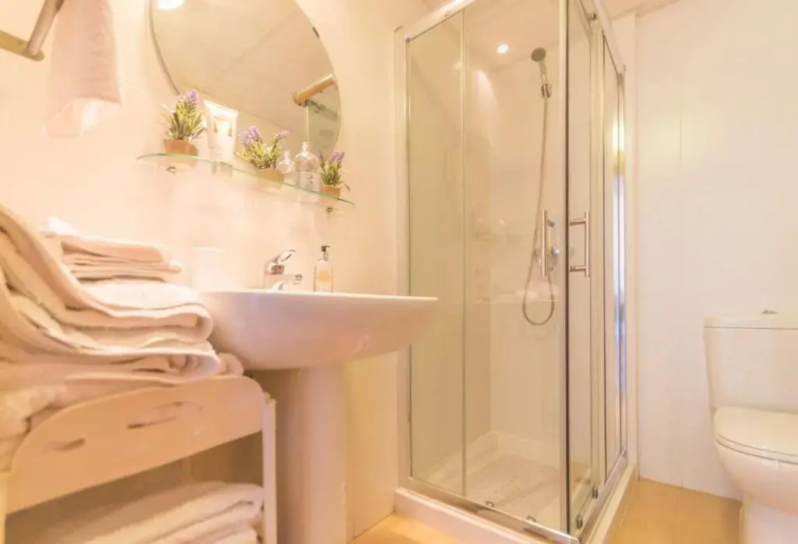 Beautiful 2 Bedroom Apartment - EO6821MM