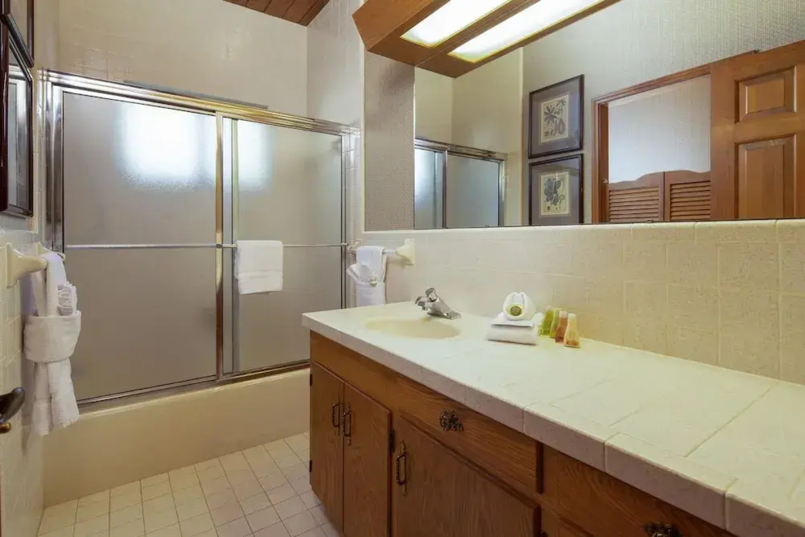 Calcamco-rio Rr9030 4 Bedroom Home by RedAwning