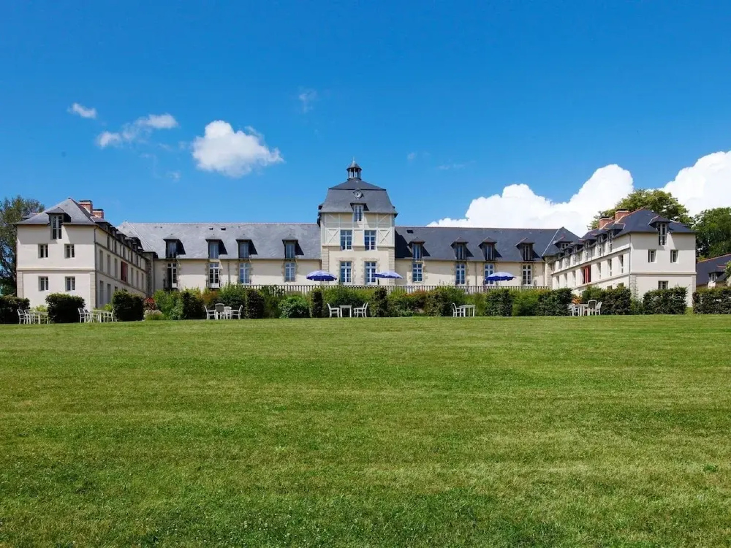 Comfy Studio in a 17th Century Castle in a Breton Village