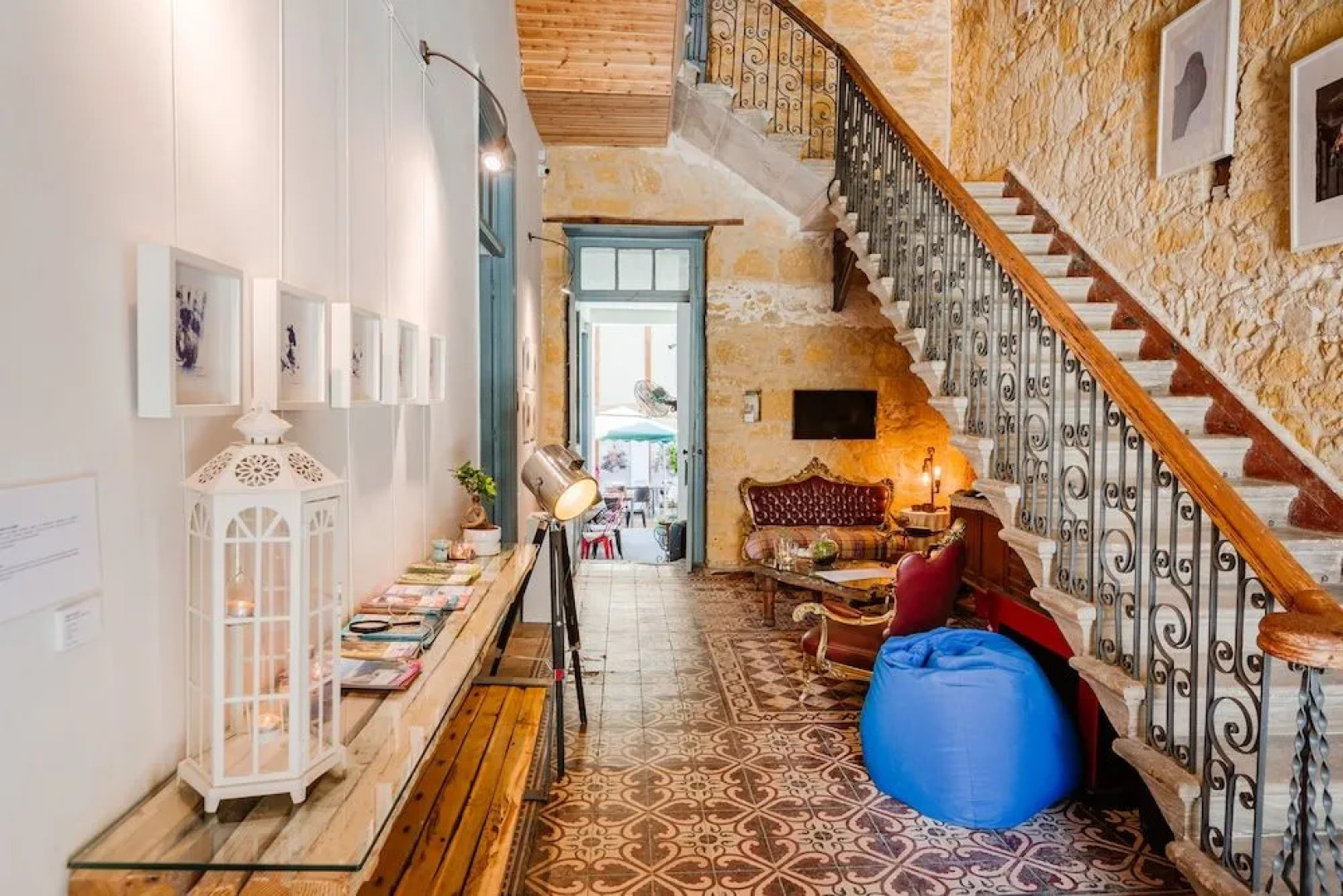 TasEv Boutique Hotel