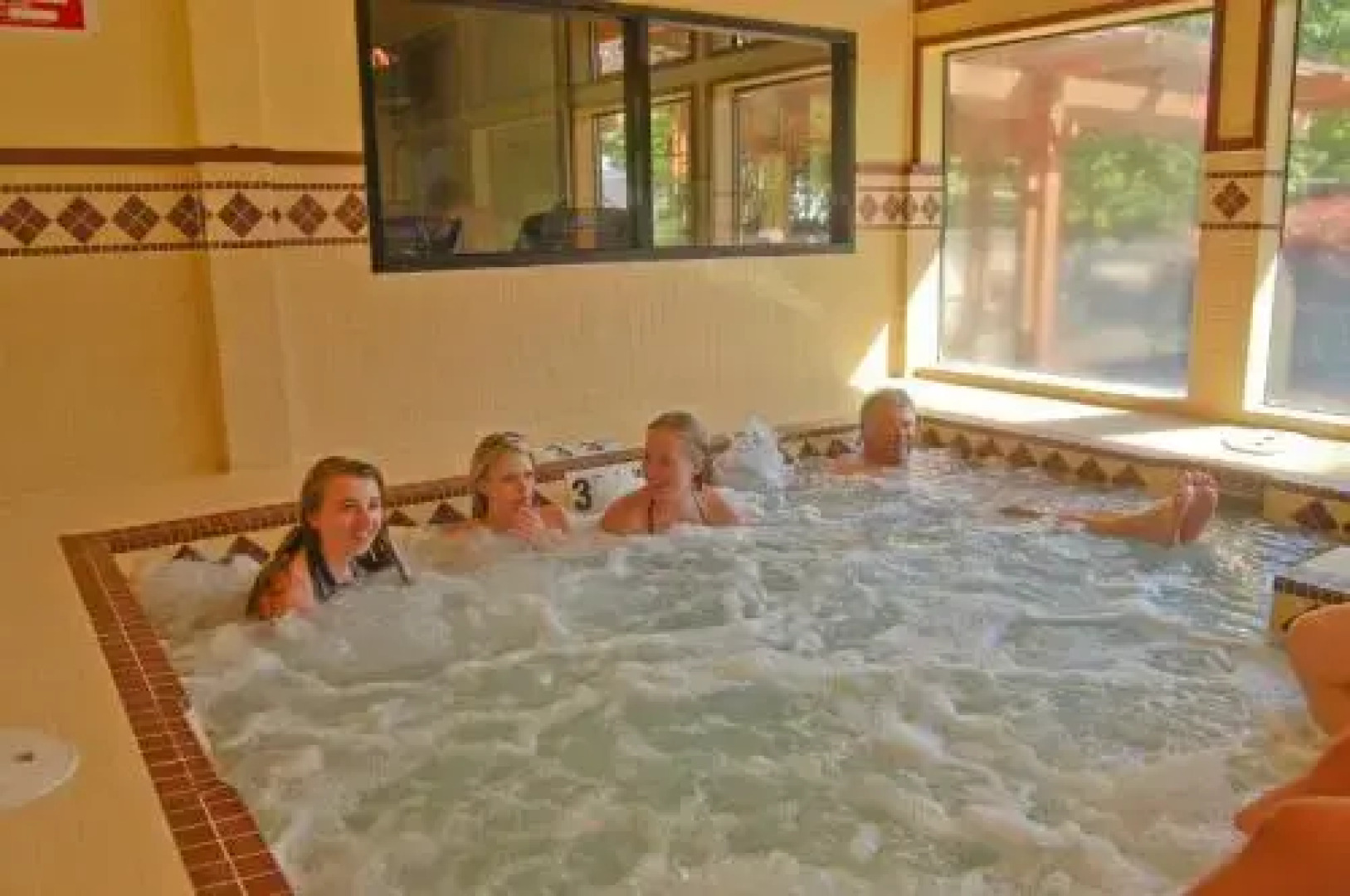 Mount Hood Village Deluxe Cabin 9