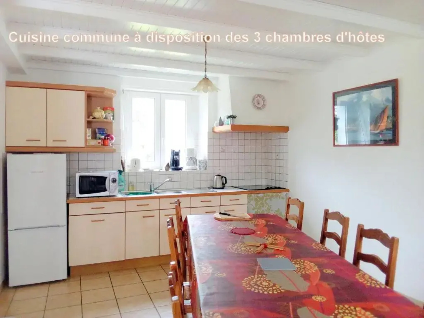 Au calme aux chambres de Kerantum avec cuisine ¿isposition.