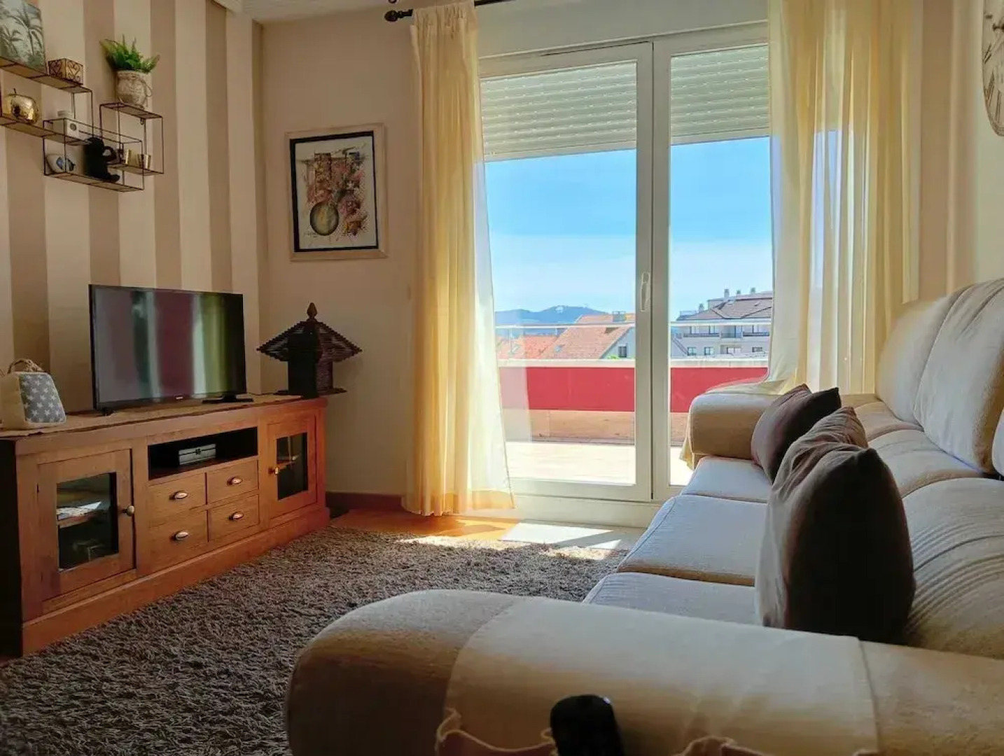 Piso con Piscina y Jardin Cerca de la Playa