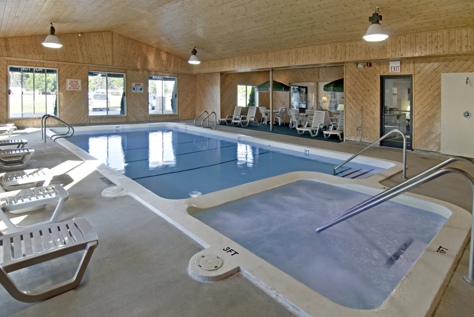 Americas Best Value Inn Tahquamenon Country