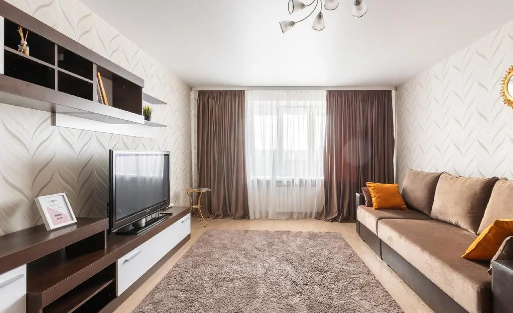 Tolstoy Apart Пионерская, д1