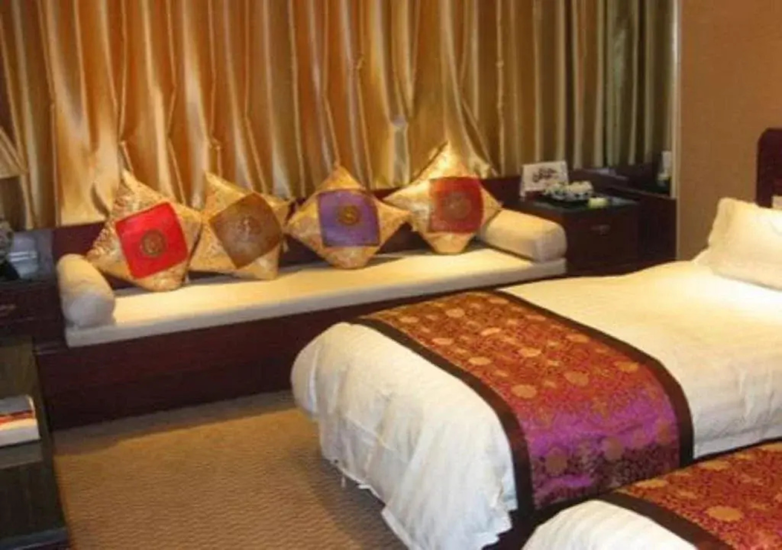 Qufu Mingzuo Xingtan Hotel