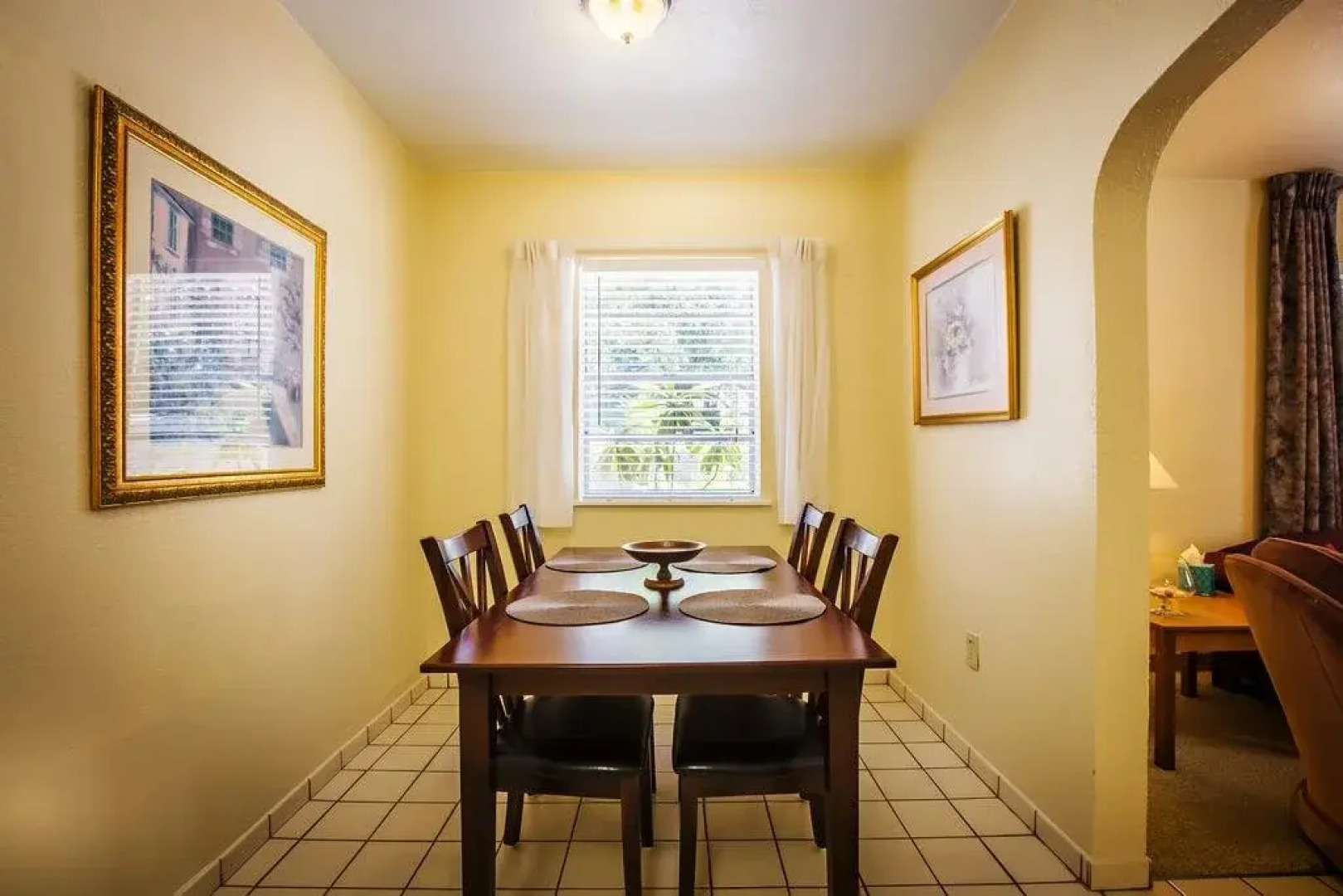 Mar Bay Motel &Suites