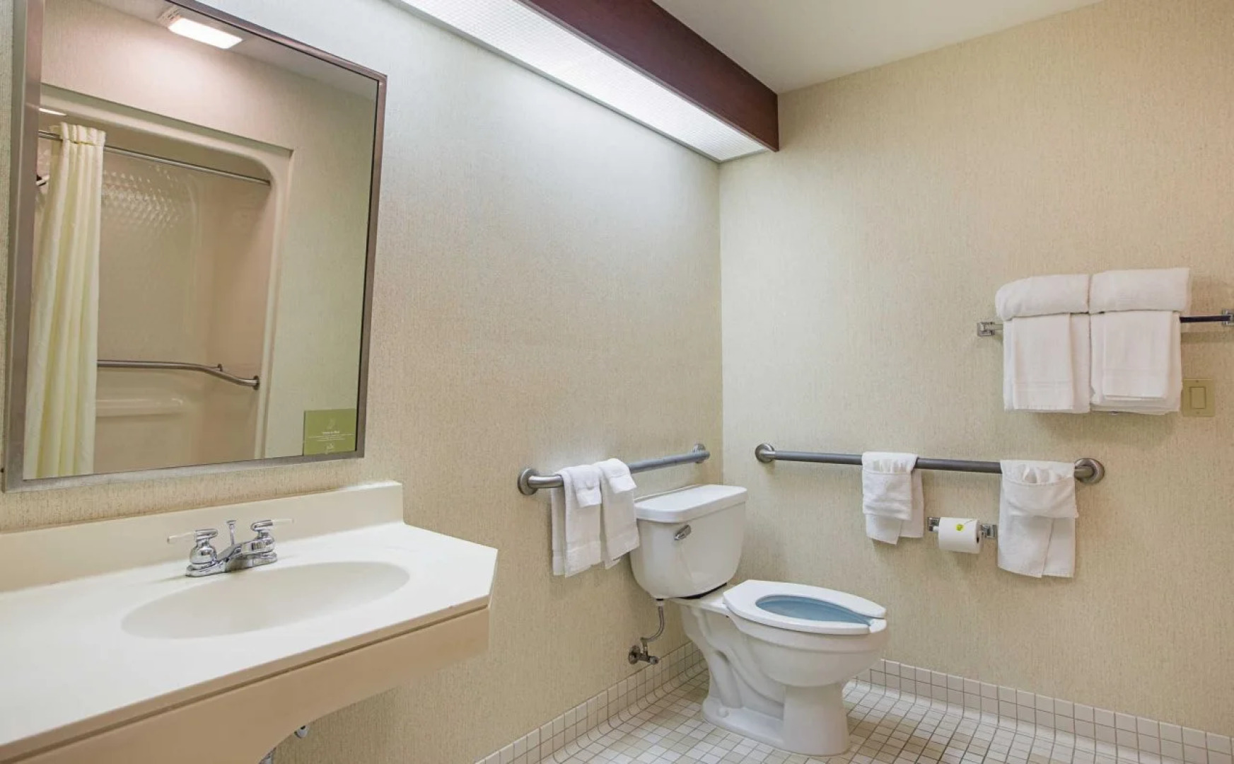 Sleep Inn & Suites Bay View Acme - Travers City