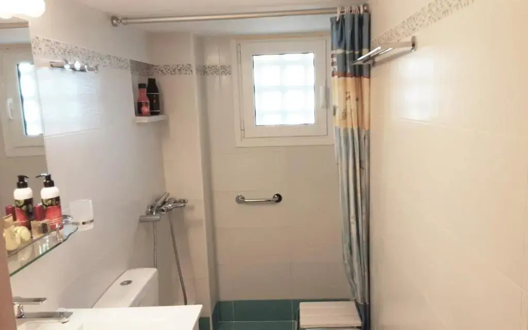 Nea Styra seafront apartment with stunning view