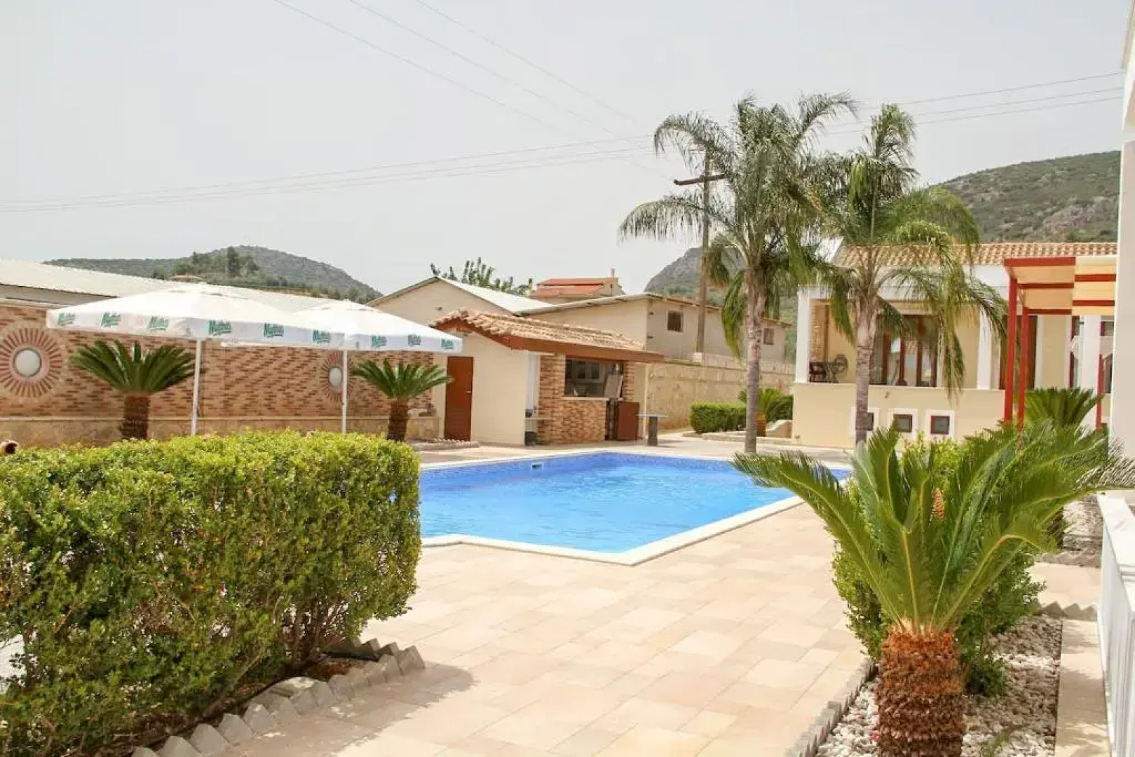 ΑΡΙΩΝ Village & Suites