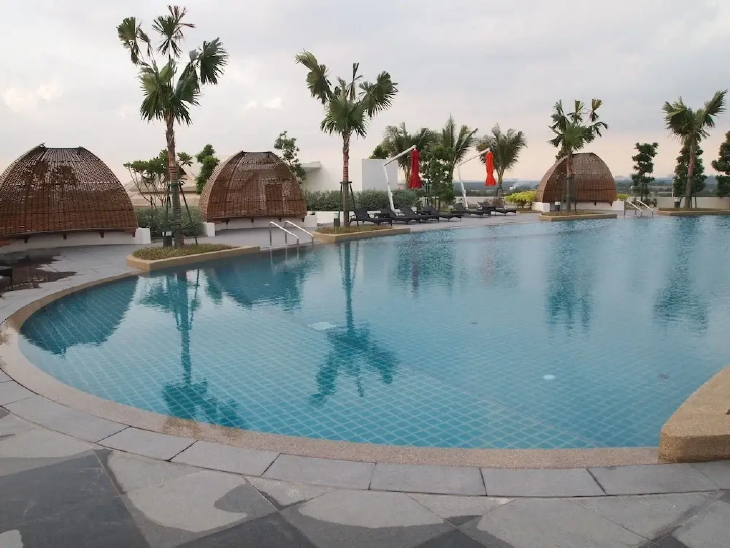 Almas Puteri Harbour by Oca Host