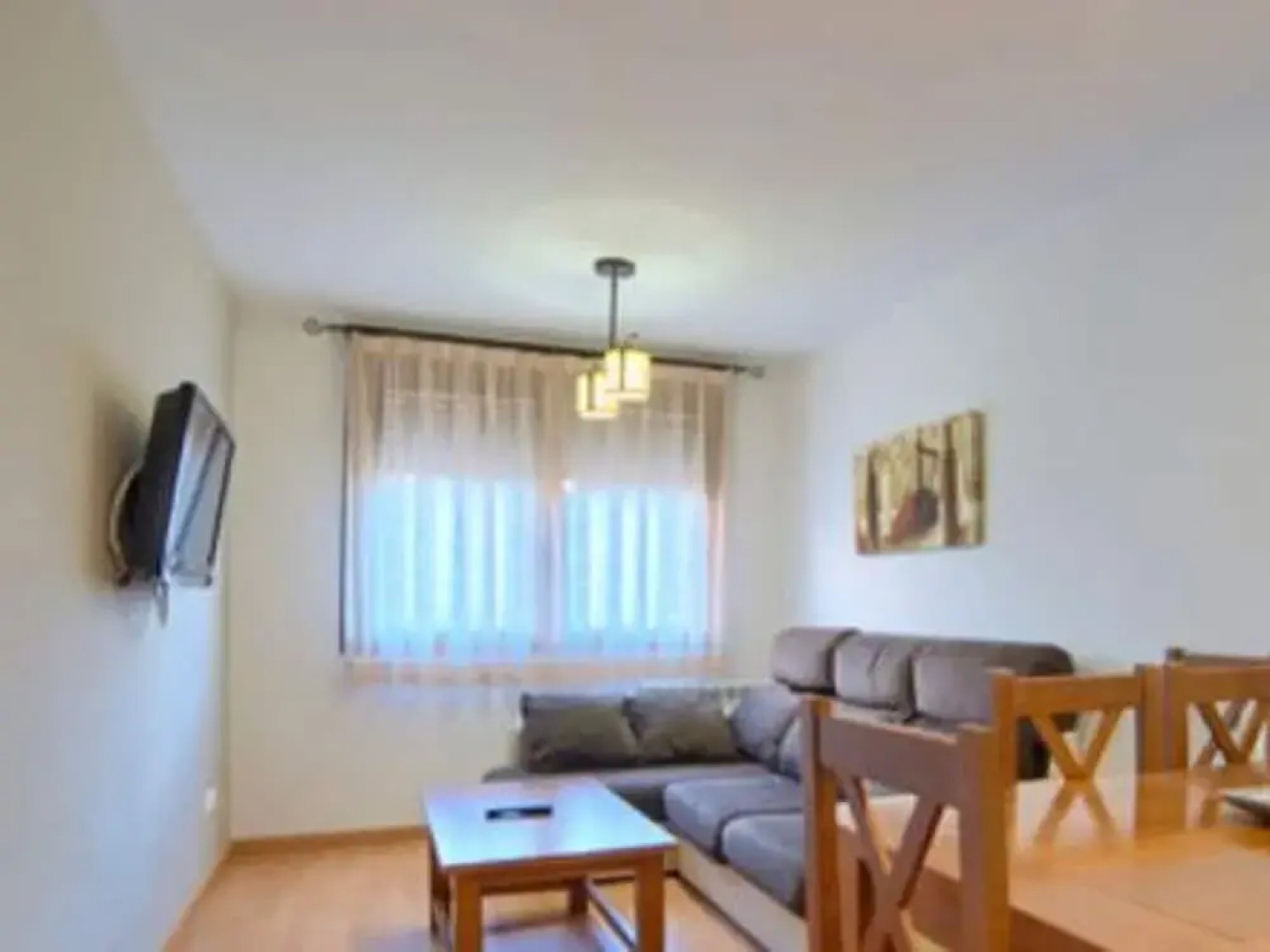 Voguish Apartment in Gudar With Heating