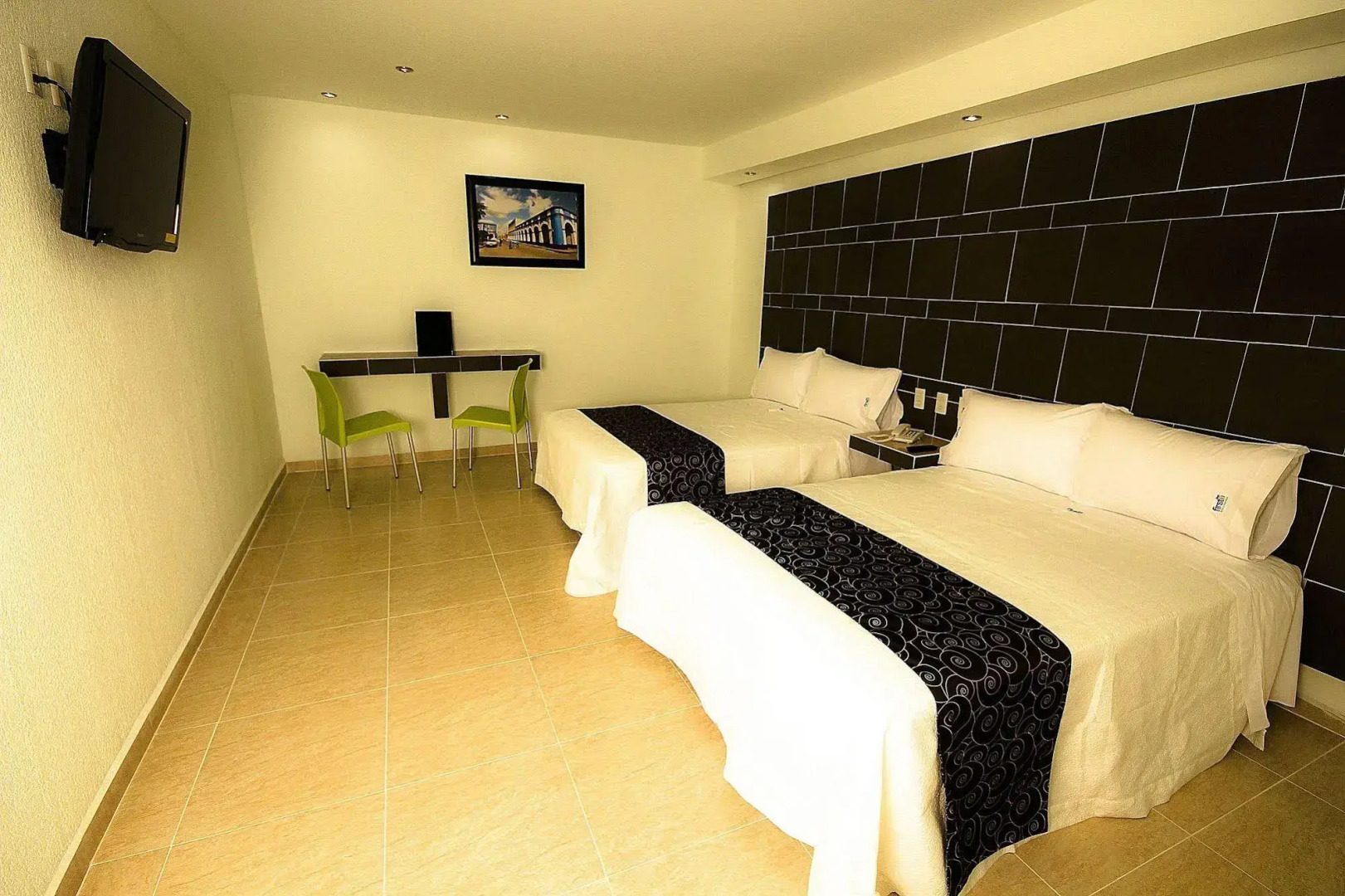 First Inn Hotel & Business