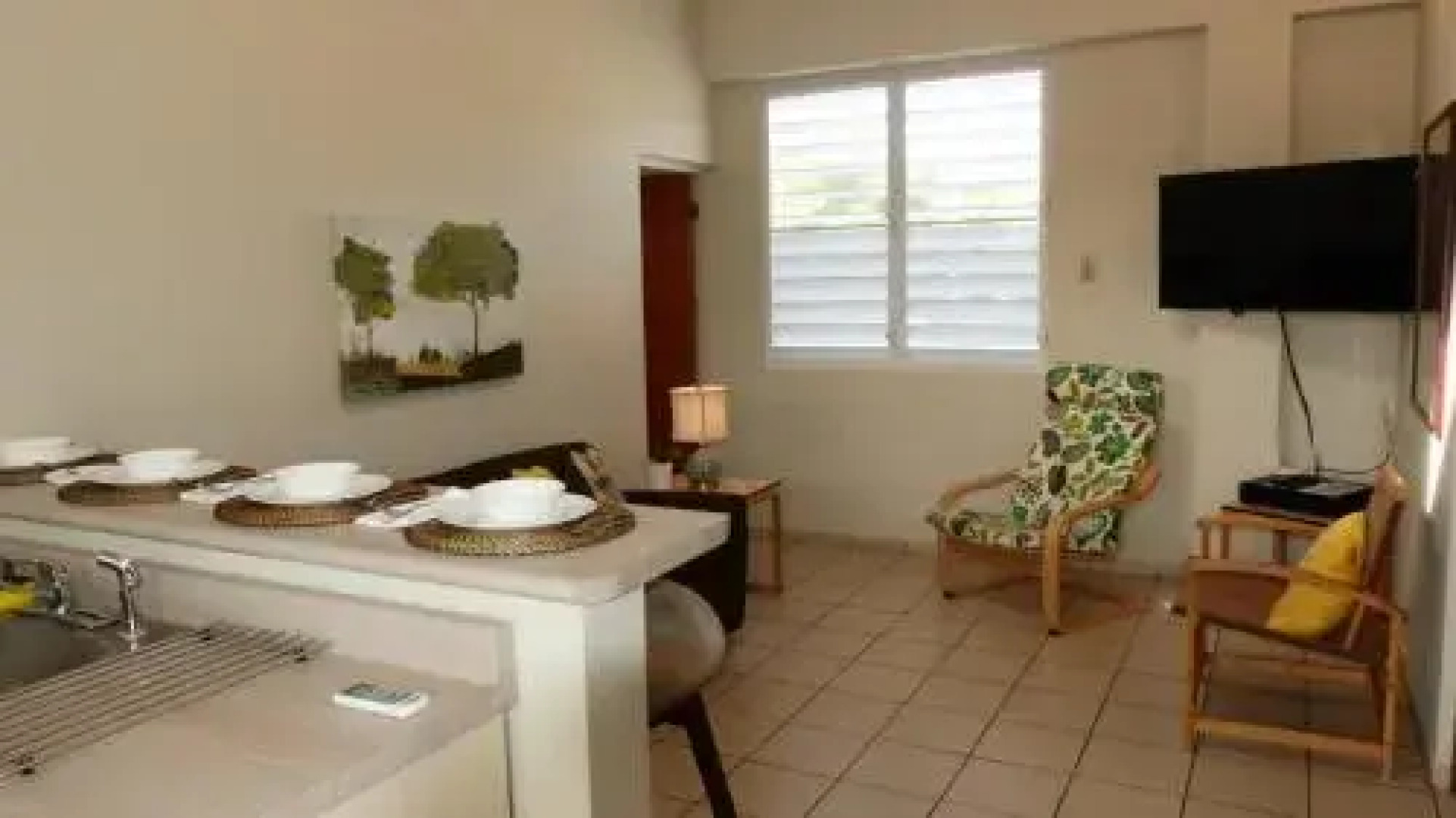 #2 Apt W/Tv Netflix Wifi A/C Hot Water Laundry