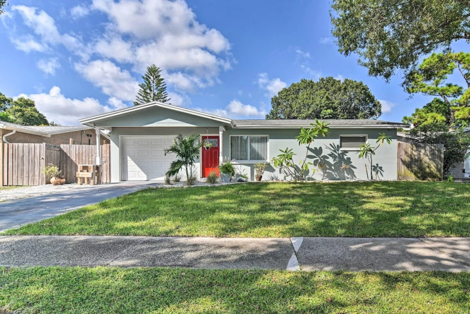 6 Mi to Beaches: Seminole Retreat w/ Pool