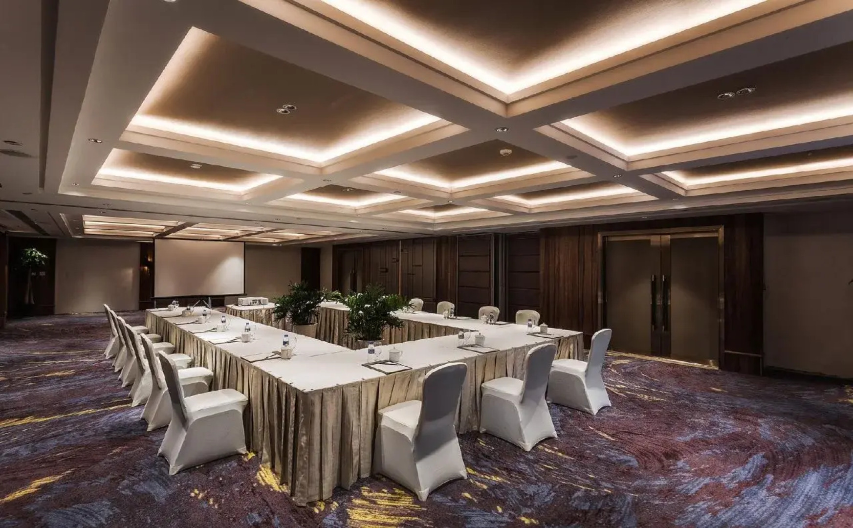 Howard Johnson Hot Spring Resort Anshun