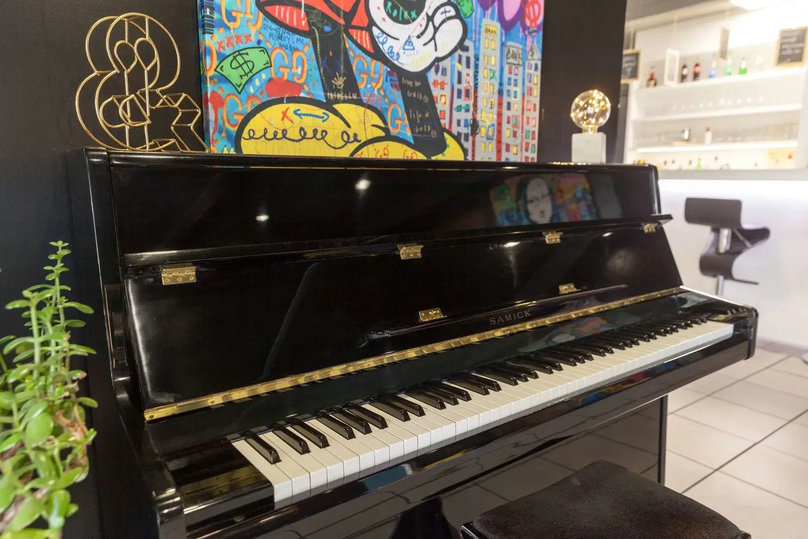 The Originals City, Hôtel Le Louisiane