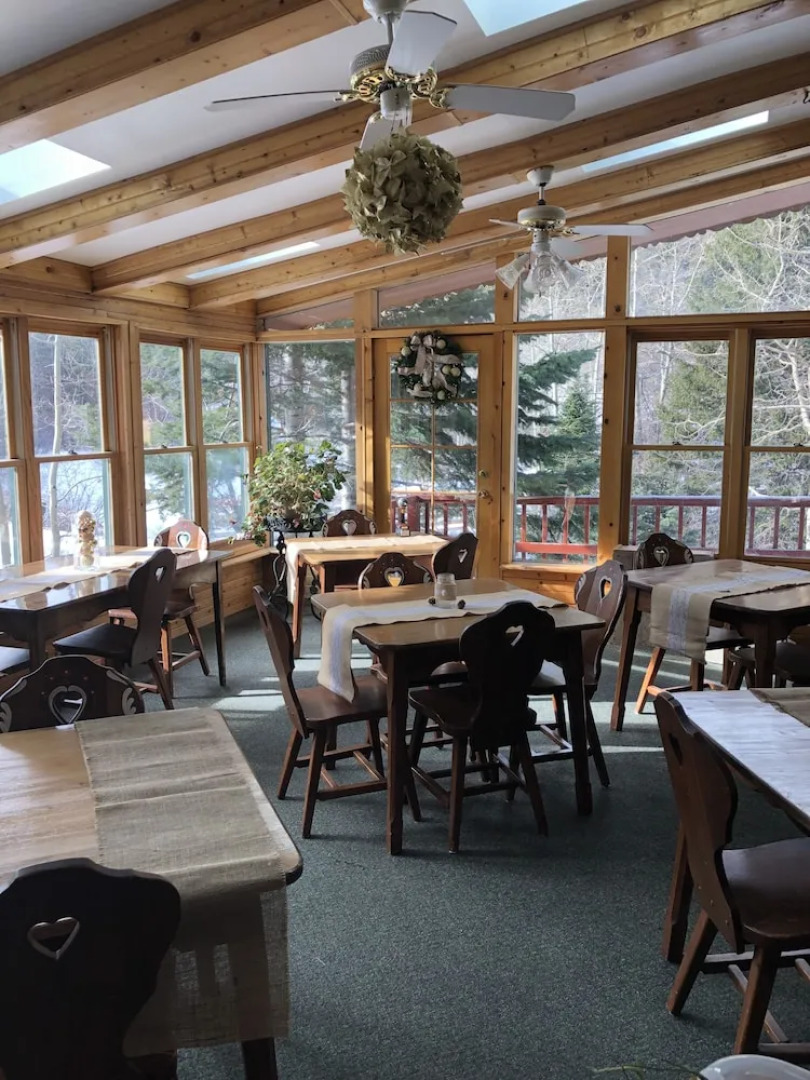 Riverside Lodge & Retreat