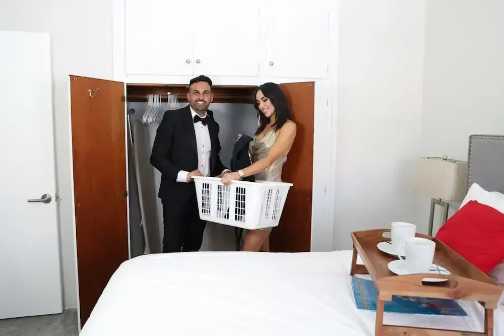 Walk to Beach - King Apt In 1 Area - AC