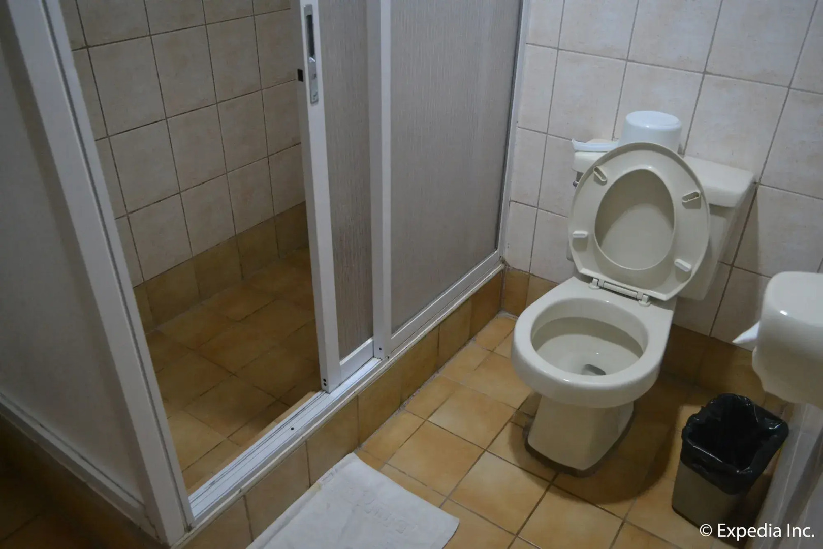 Tagaytay Country Hotel