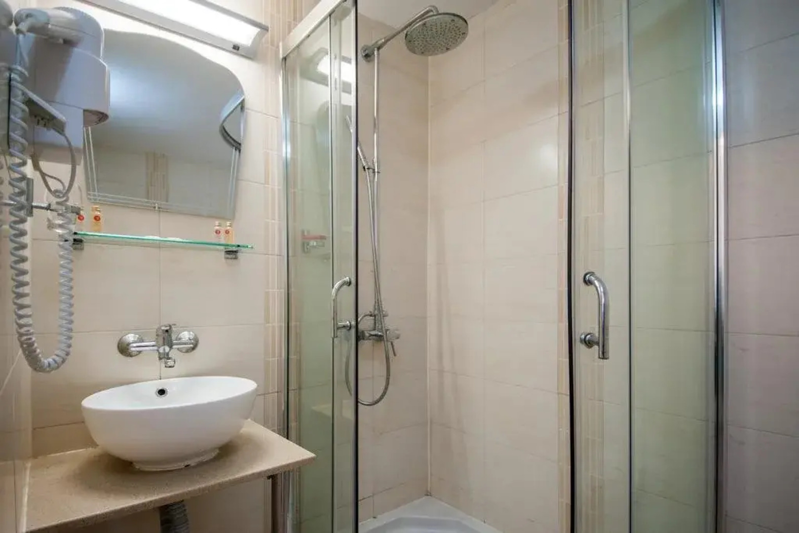 Merlin Alexandria Club Hotel