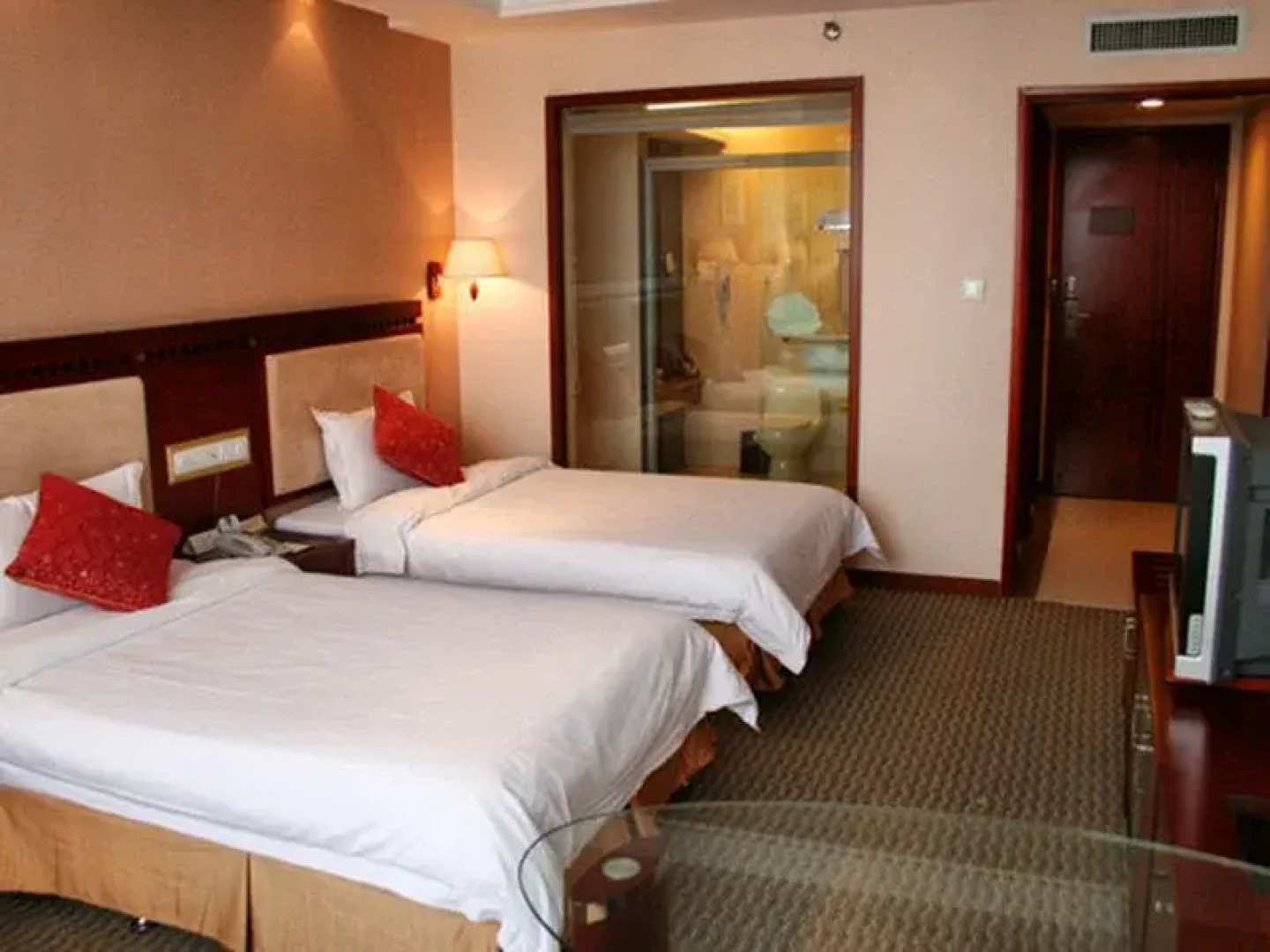 Huaqiao International Hotel