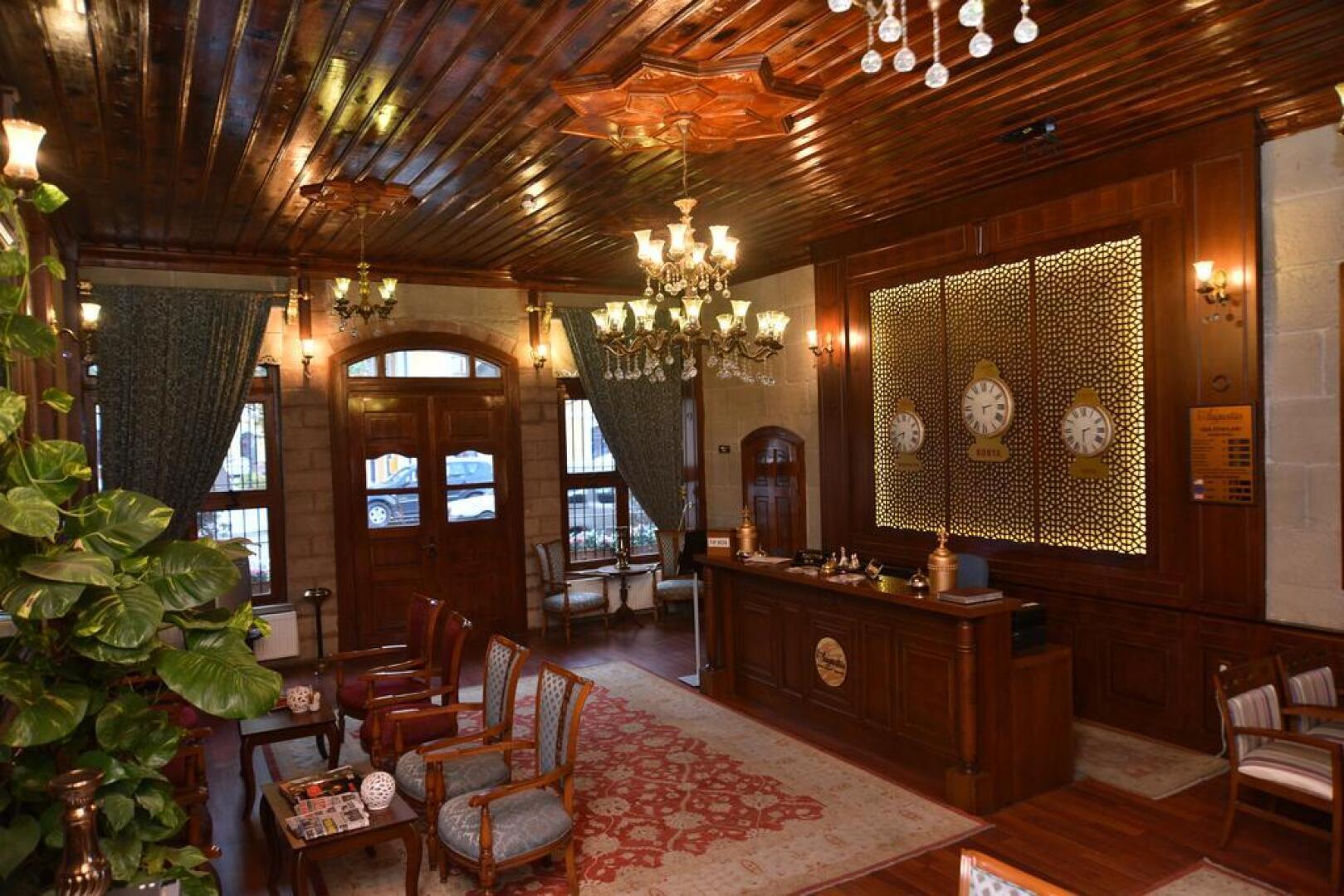 Augustus Boutique Hotel