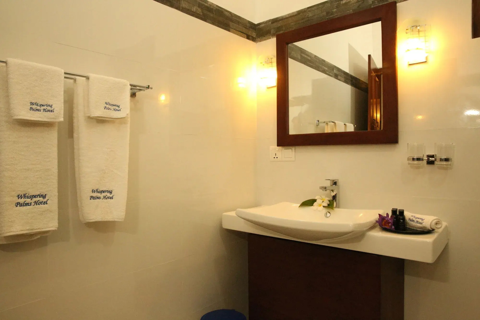 Whispering Palms Hotel