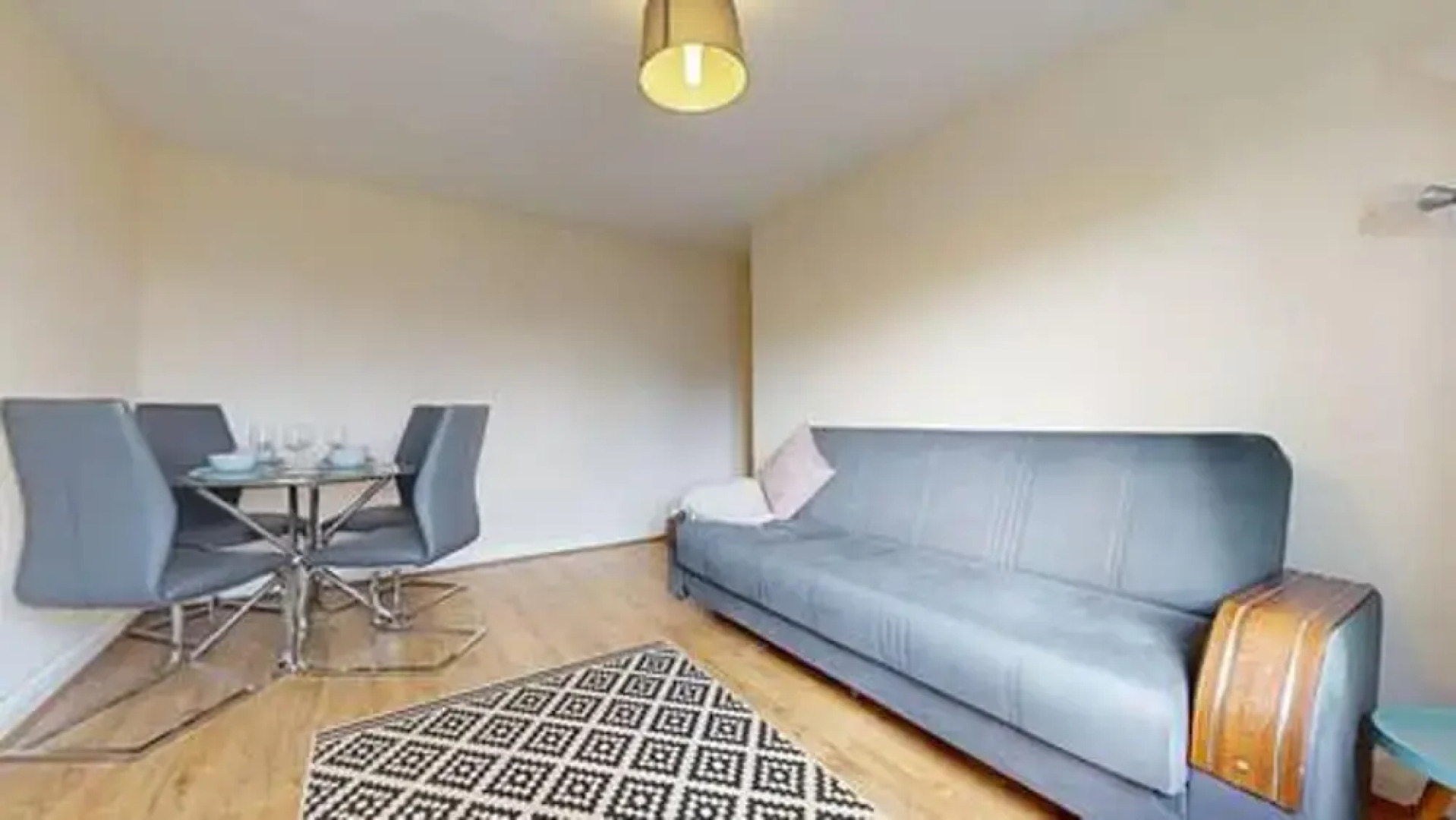 Captivating 2-bed Apartment in Stanford-le-hope