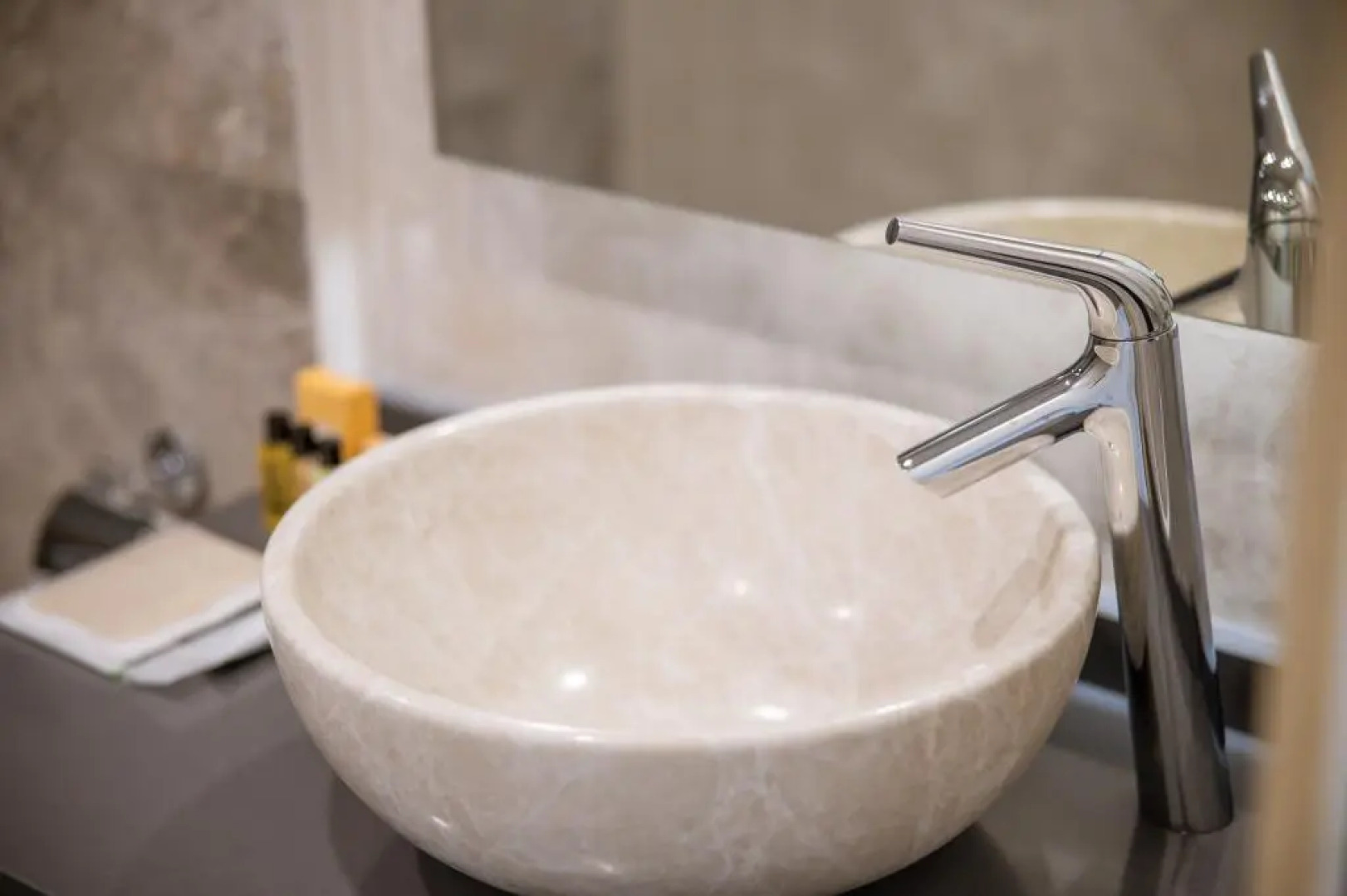 Отель Sole Suites