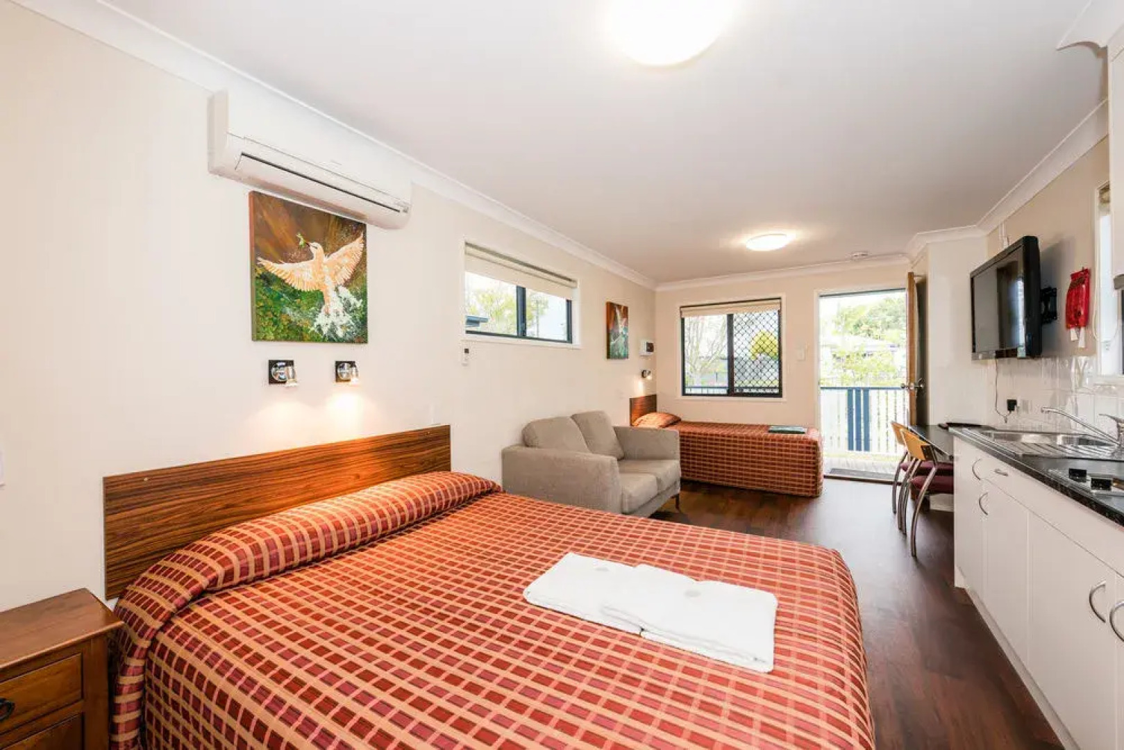 Cypress Pines Studio Villas