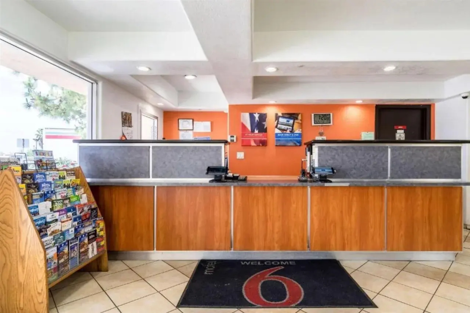 Motel 6 Buttonwillow, CA Central