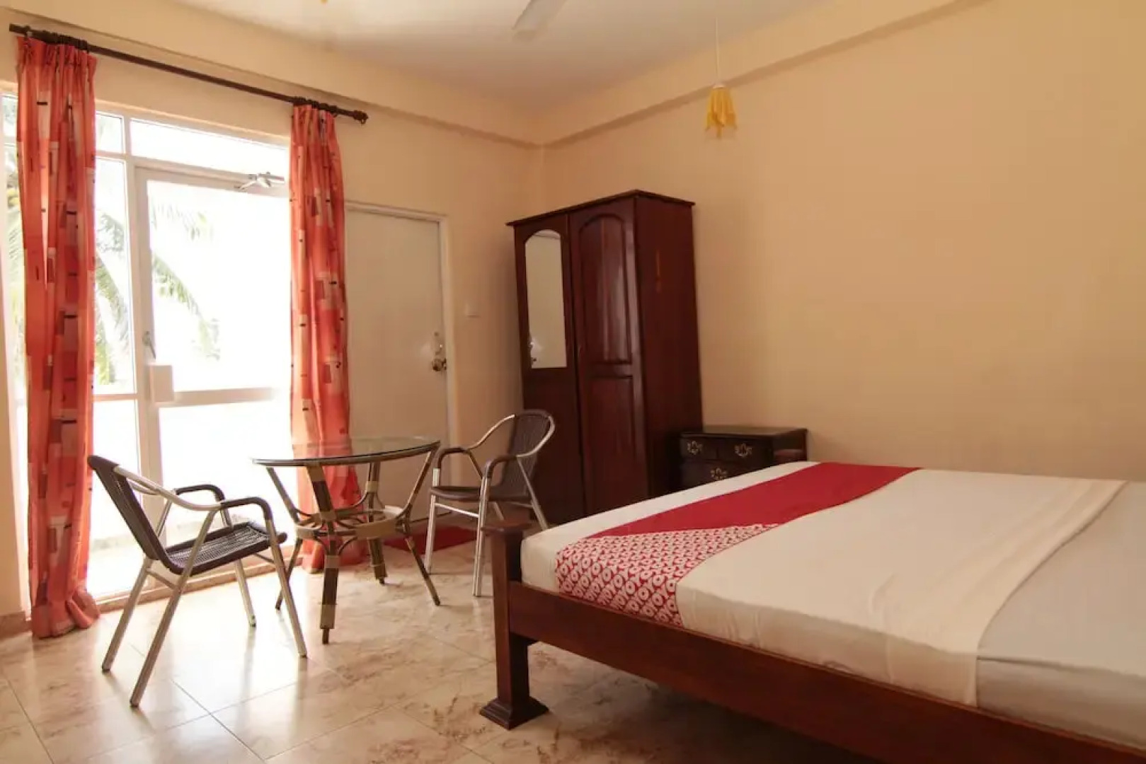 OYO 111 Sea Shine Beach Hotel