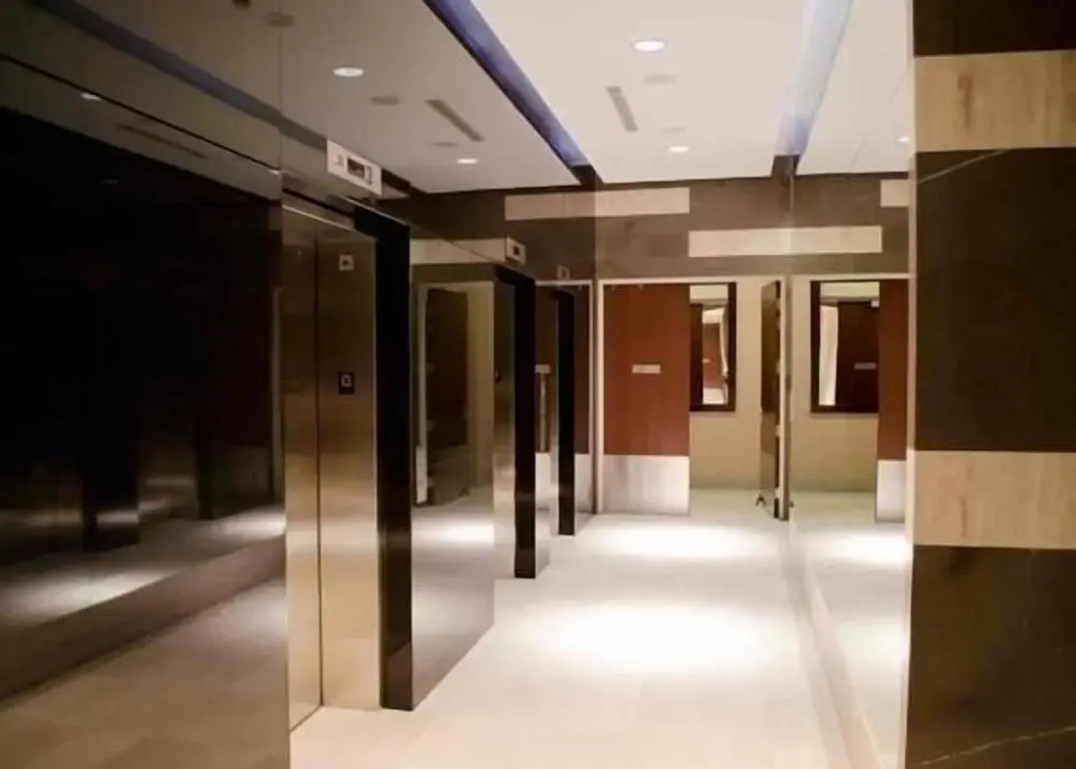 WhiteHall Suites - Mississauga