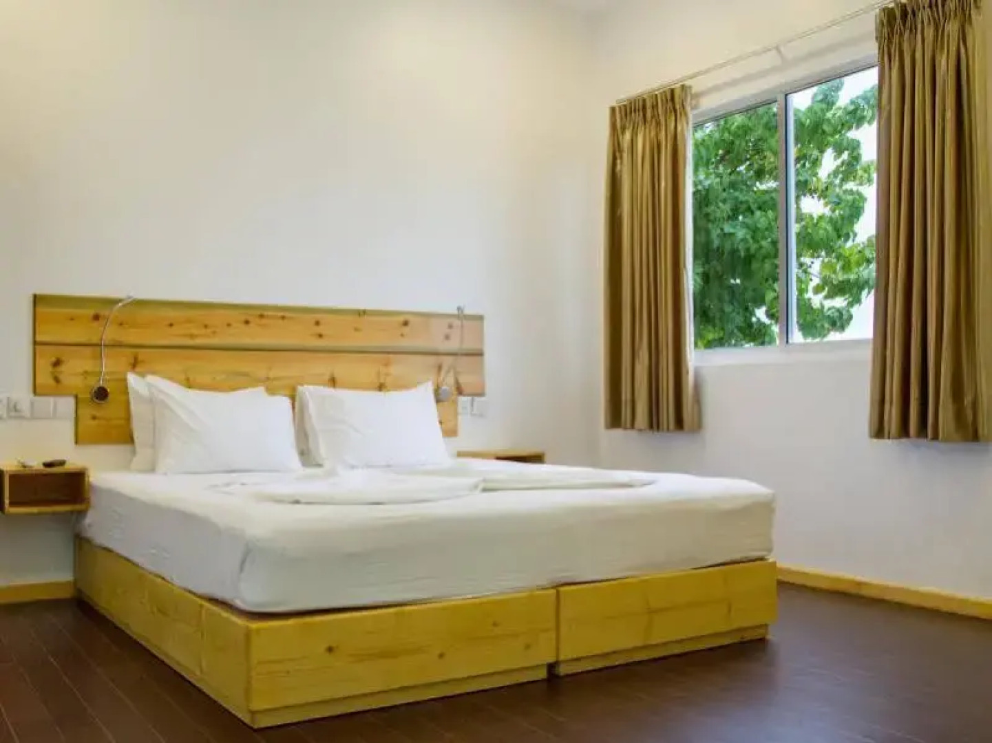 Отель Royal Pearl Inn