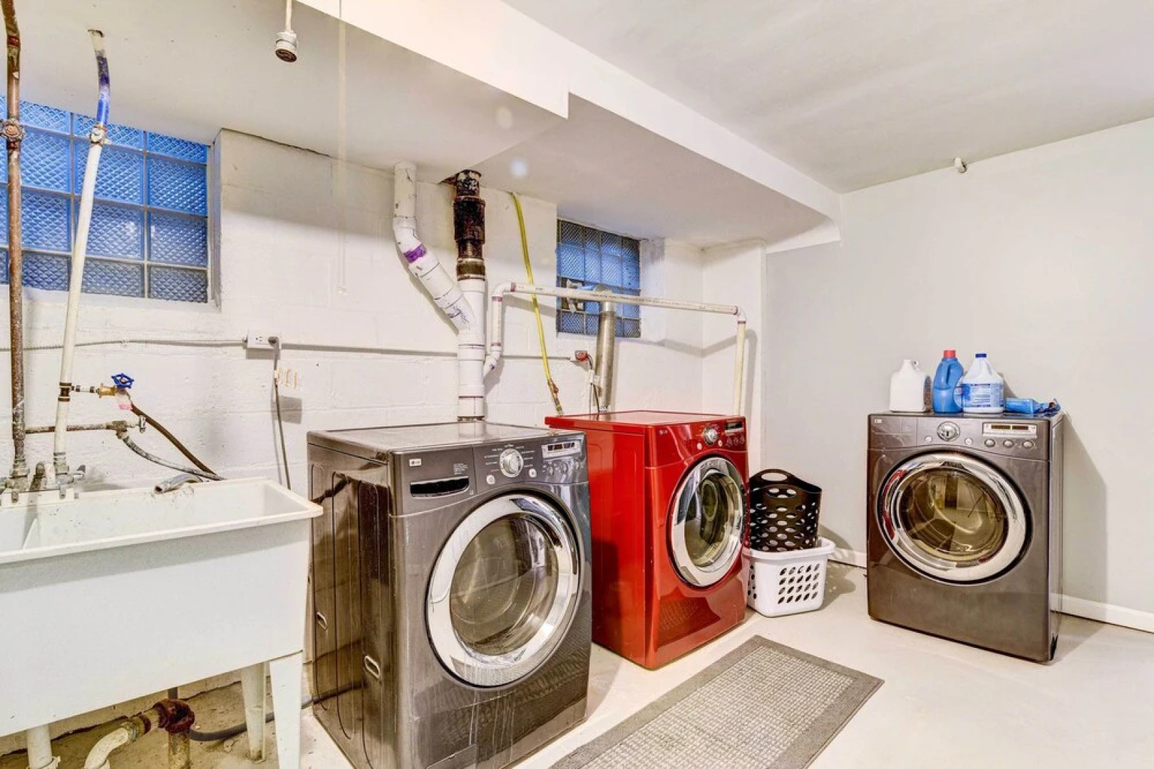 Luxurious Detroit Home - Walk to Golf & Park!