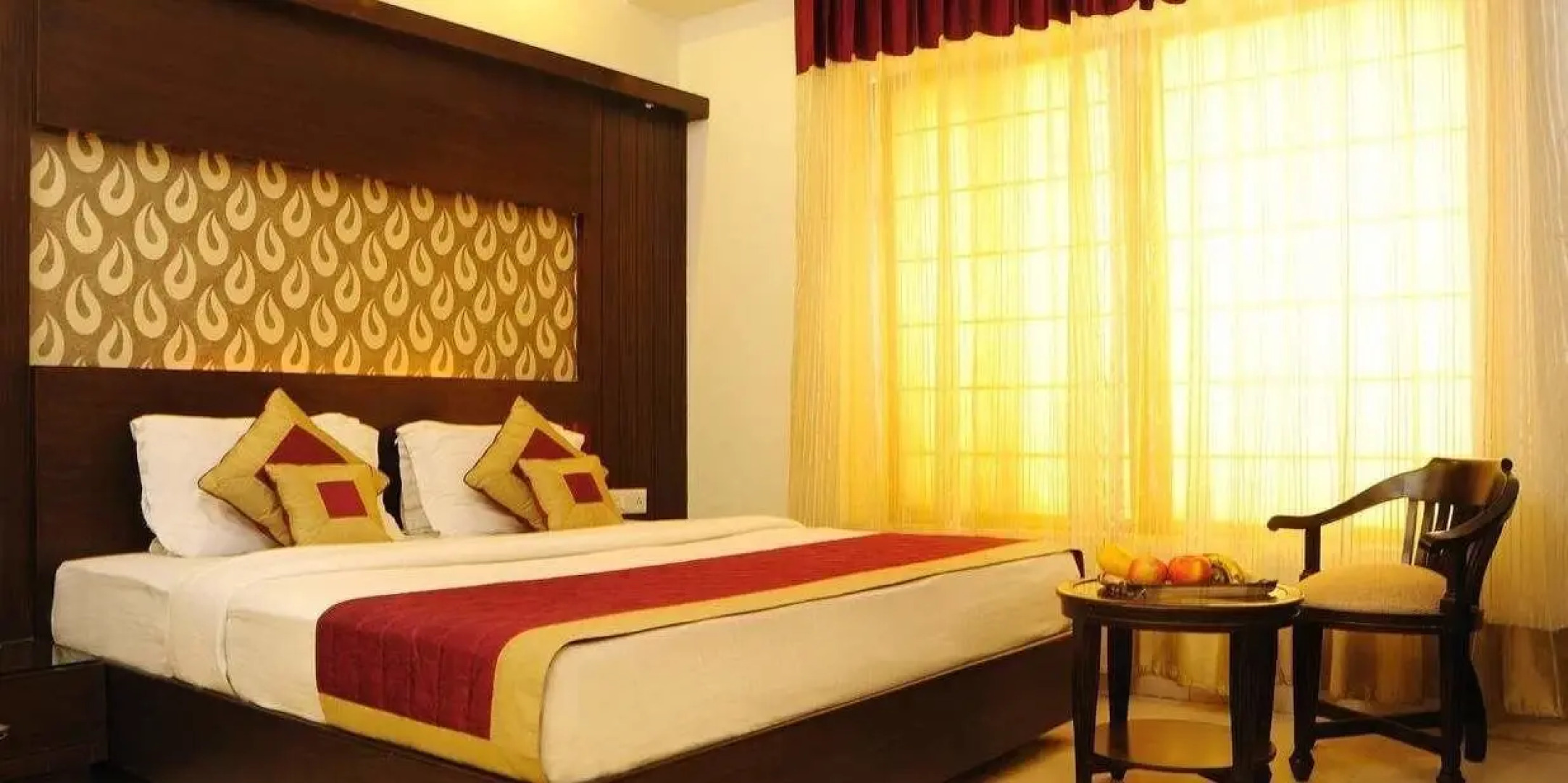 Hotel The Pearl - Newly Renovated in City Centre