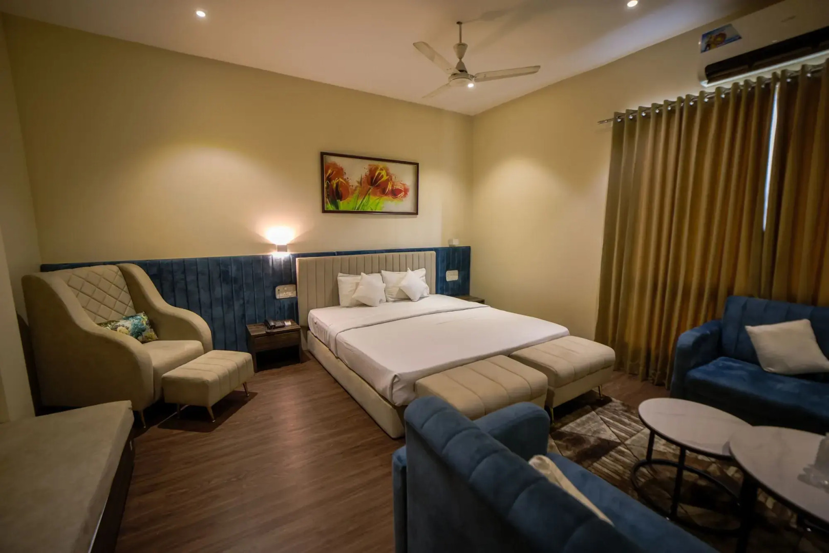 Hotel President Cottage Resort