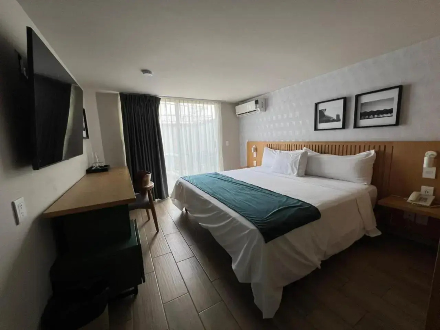 Oliva Plaza Hotel
