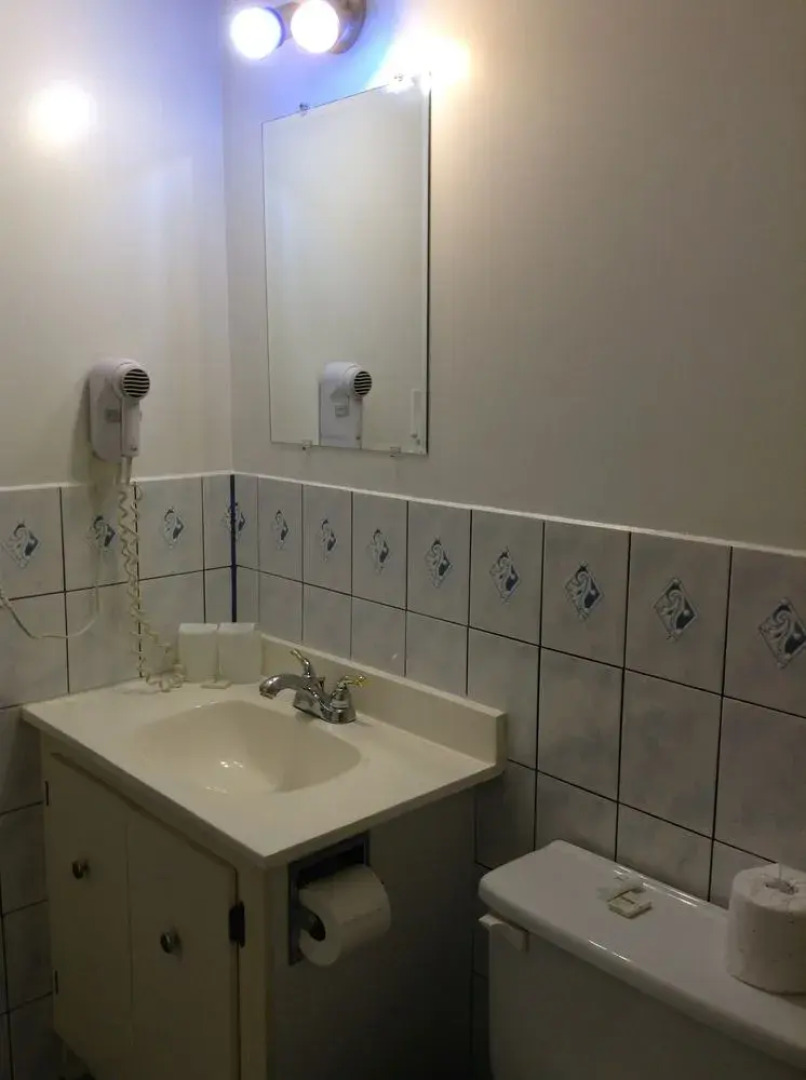 Sturgeon River Inn & Restaurant