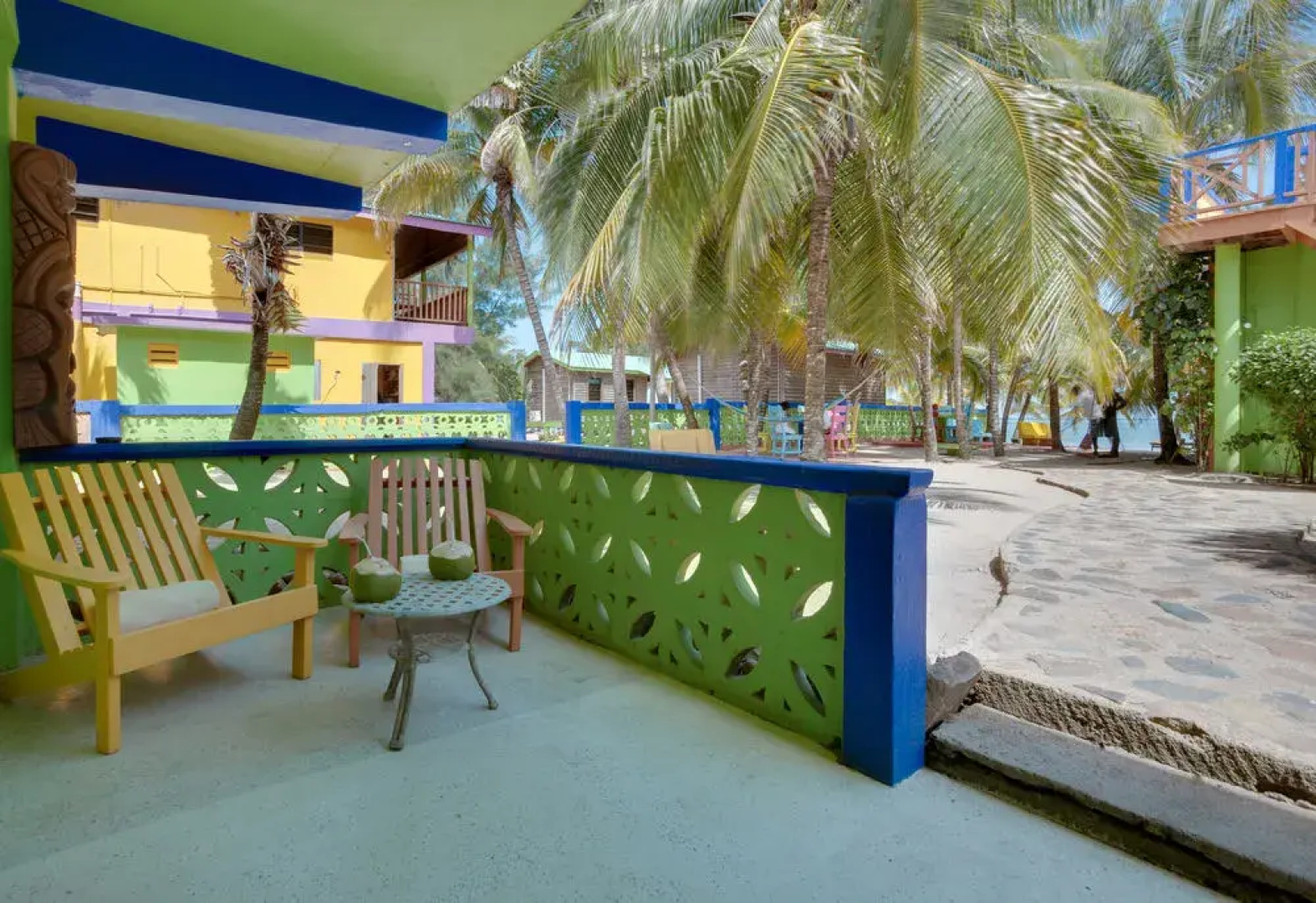 Coconut Row Boutique Hotel