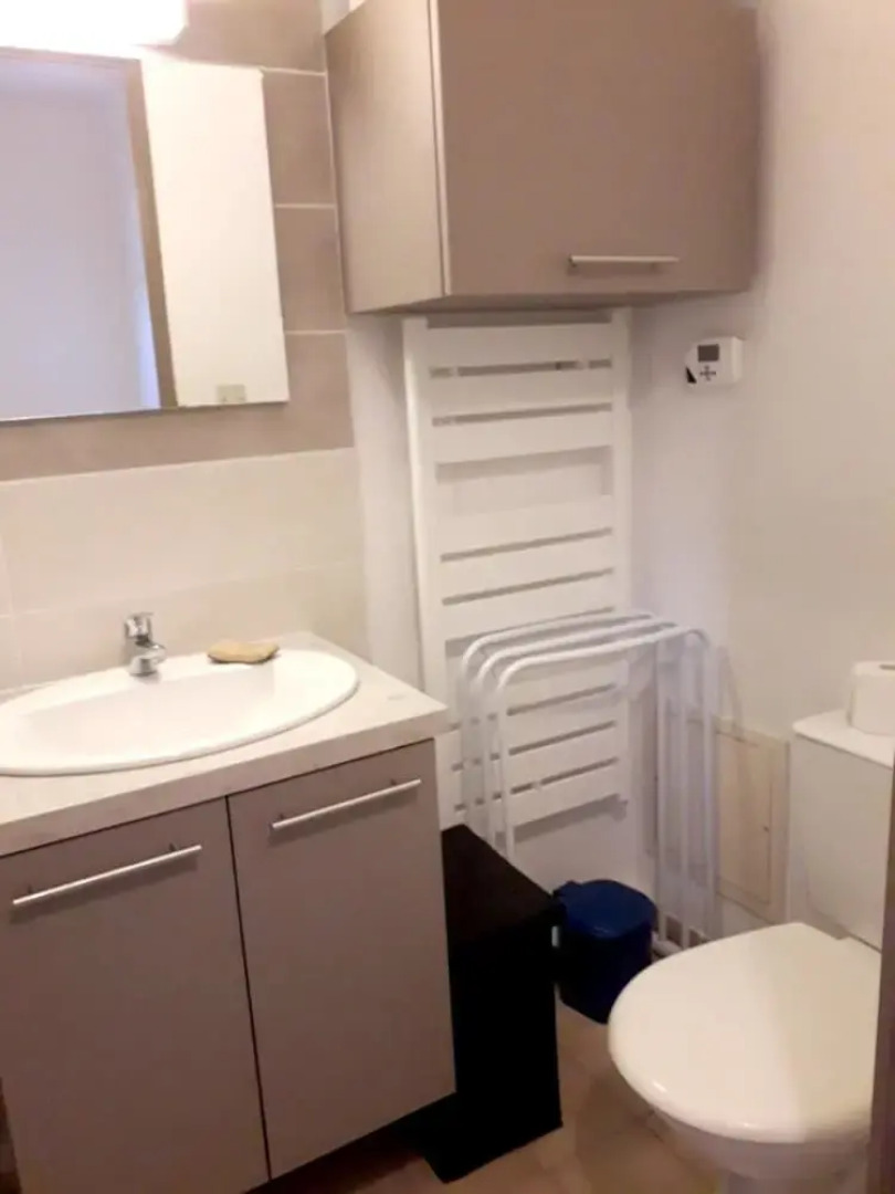 Studio in Sanary-sur-mer, With Wonderful Mountain View - 1 km From the Beach