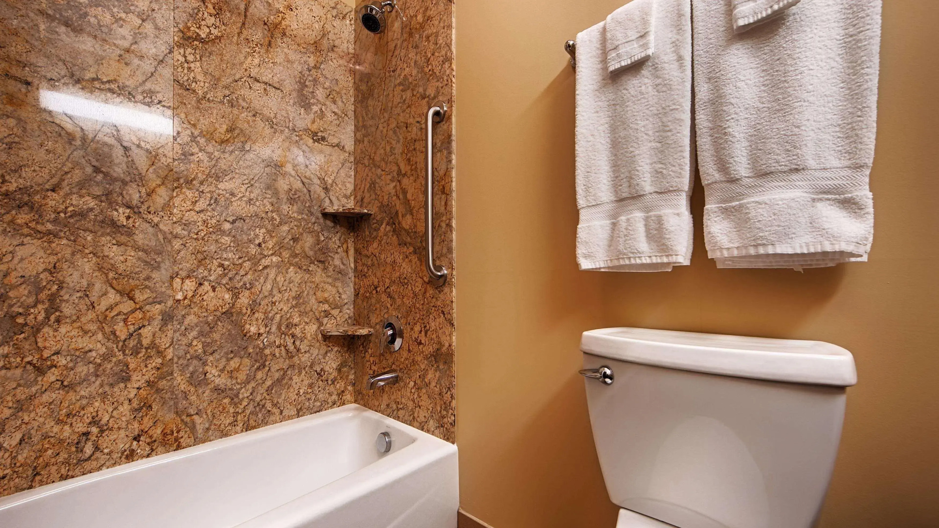 Best Western Plus Lacey Inn & Suites