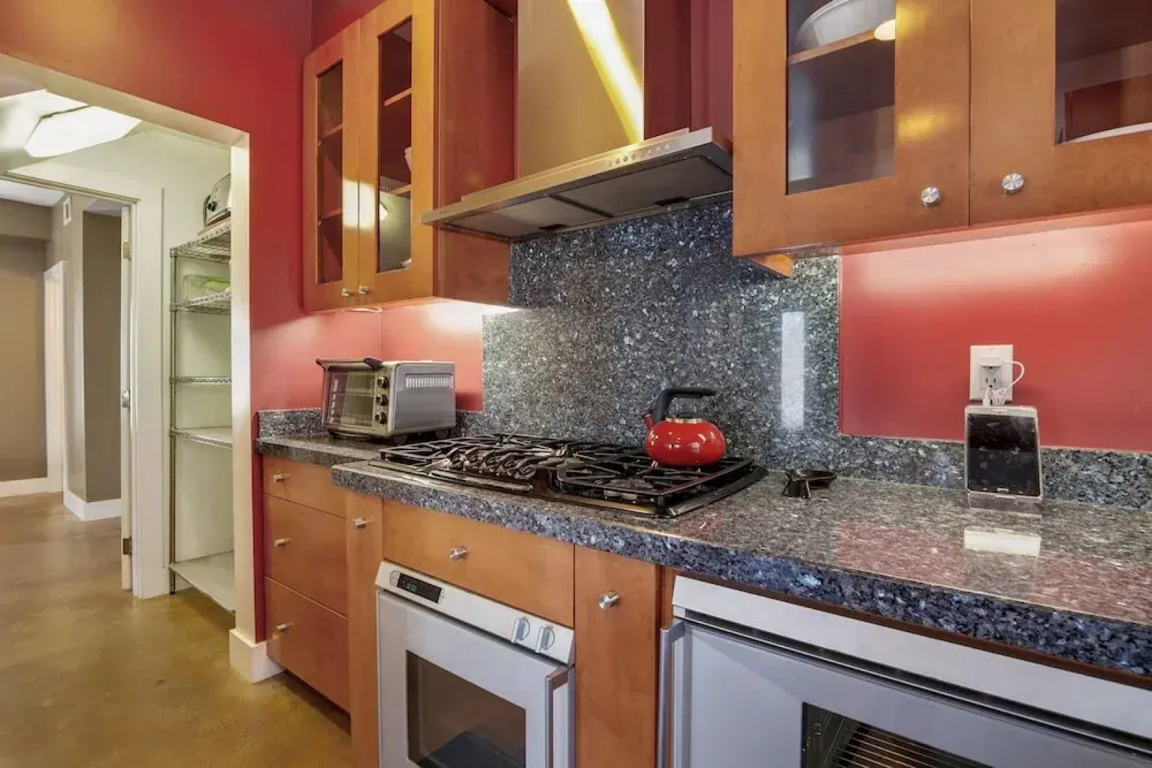 Ocean-view Oasis W/ Rooftop Deck - Steps To Beach 3 Bedroom Home